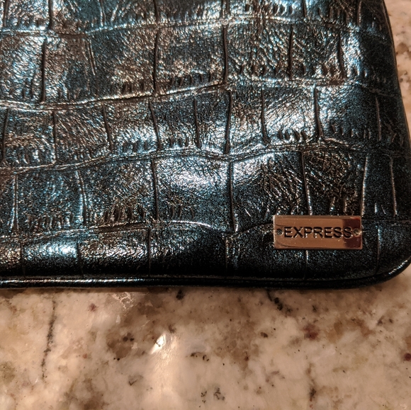 NEW Express Clutch Teal and Black wristlet - Picture 2 of 3